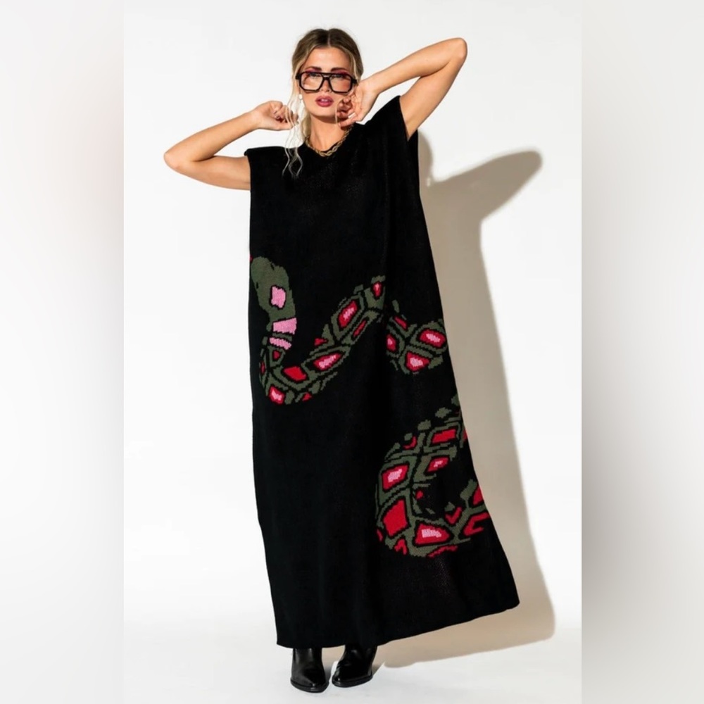 NWT Dress in LALA Big Reputation Oversized Knit Maxi Dress in Snake